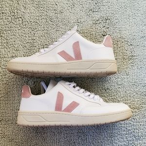 Like New Vejas size 10